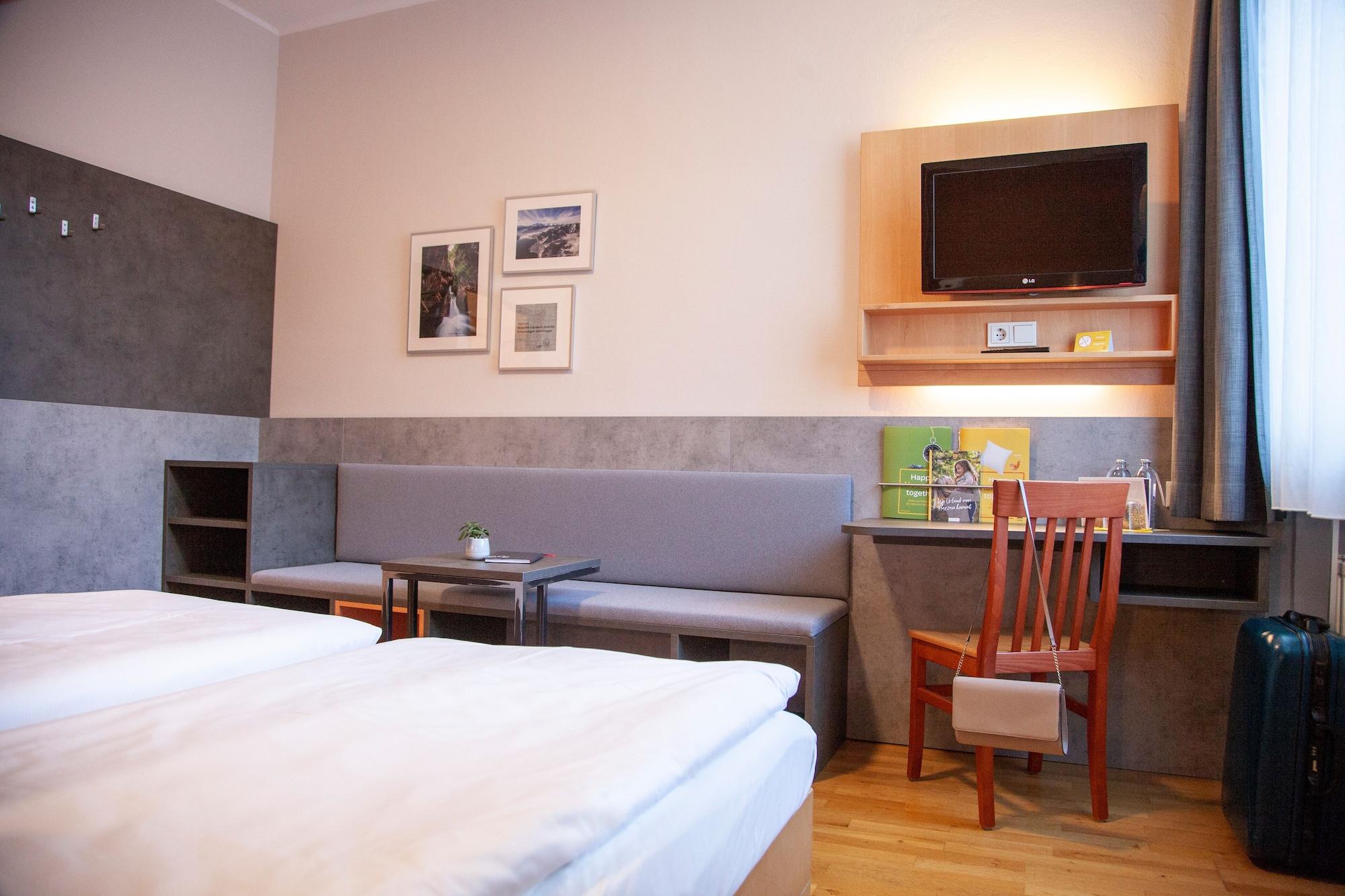 Jufa Hotel Kaprun - Summercard Included ภายนอก รูปภาพ