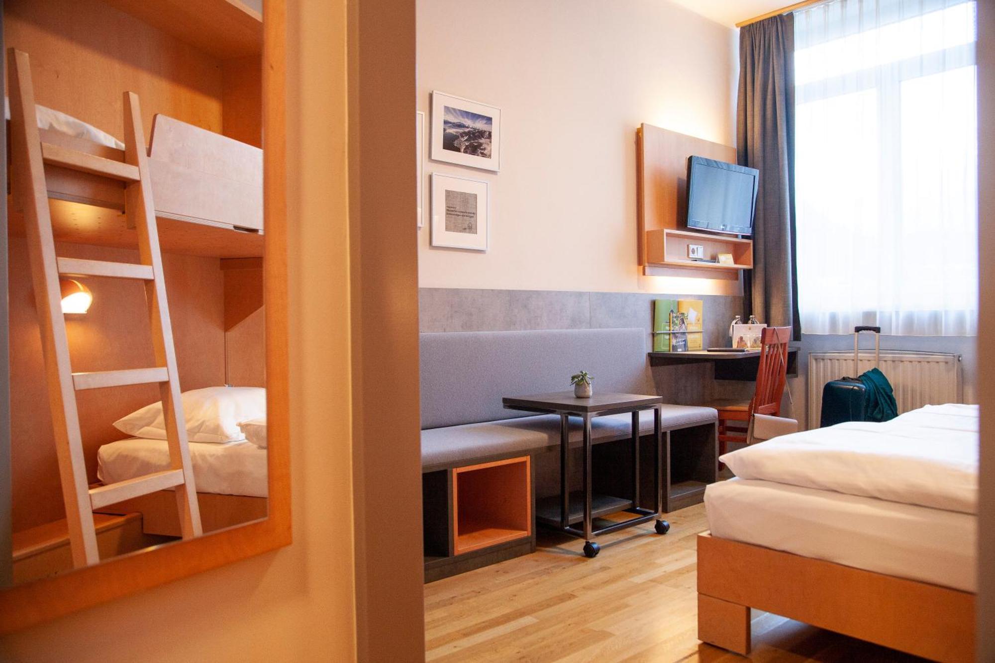 Jufa Hotel Kaprun - Summercard Included ภายนอก รูปภาพ