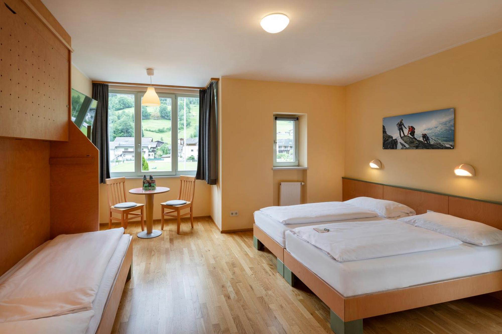 Jufa Hotel Kaprun - Summercard Included ภายนอก รูปภาพ