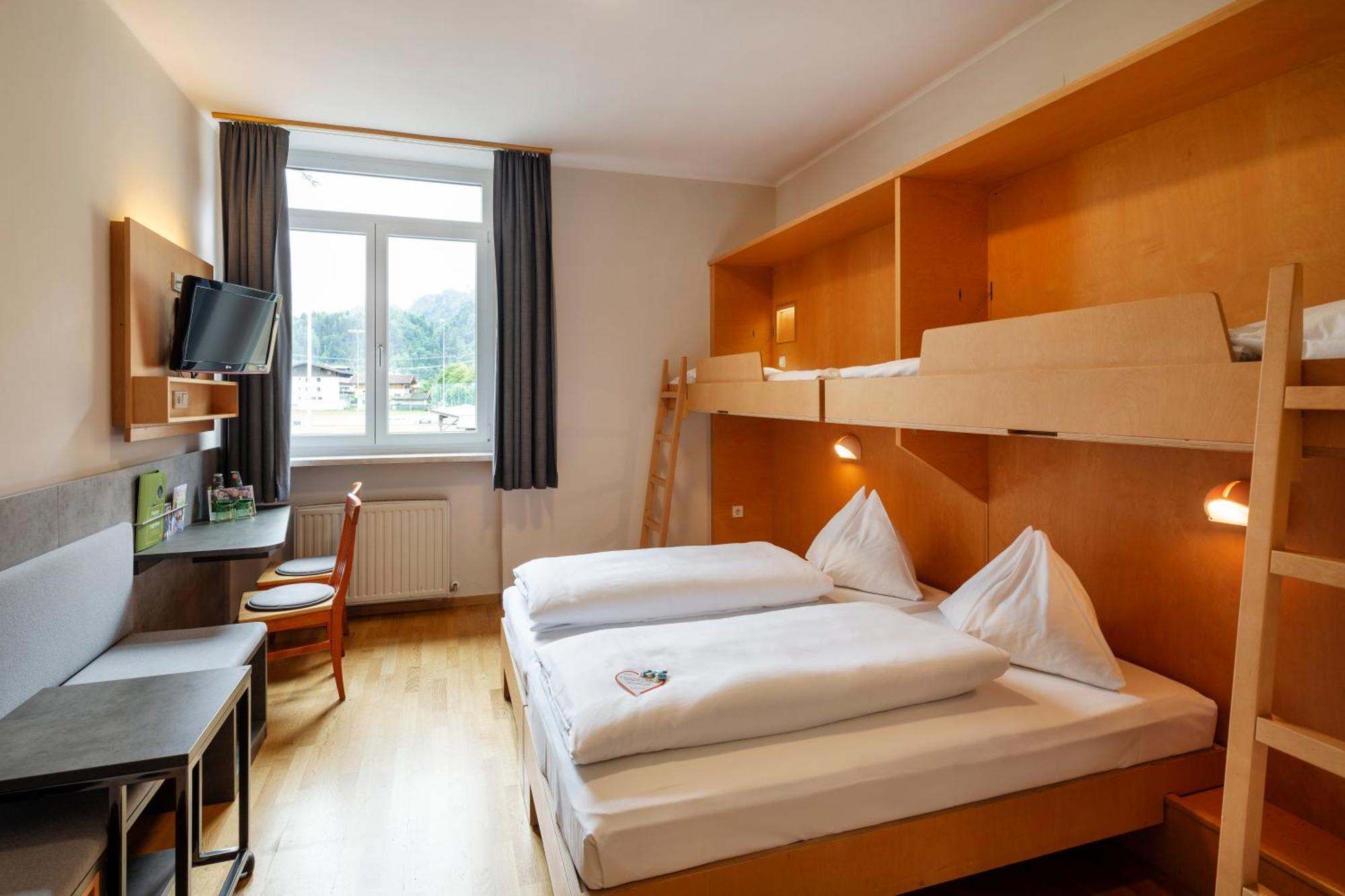 Jufa Hotel Kaprun - Summercard Included ภายนอก รูปภาพ